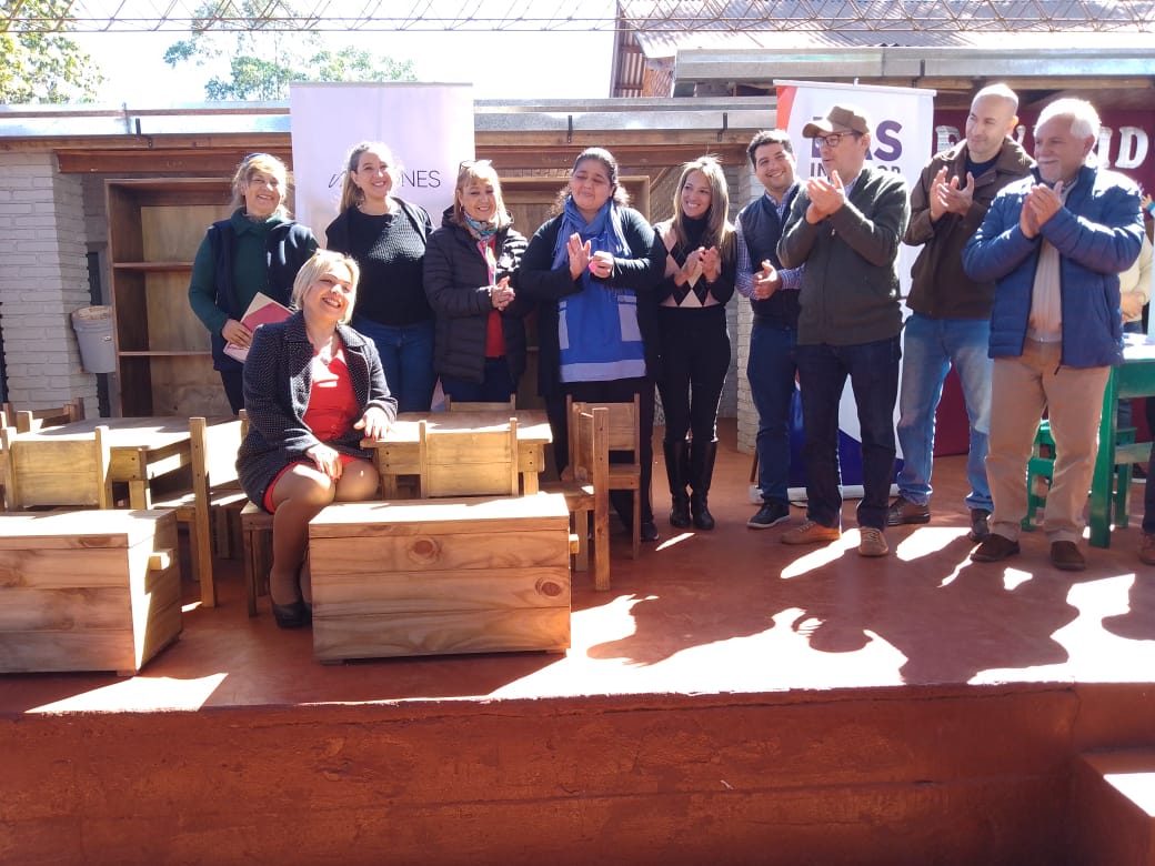 IPLyC Social entregó mobiliario para NENI de Wanda