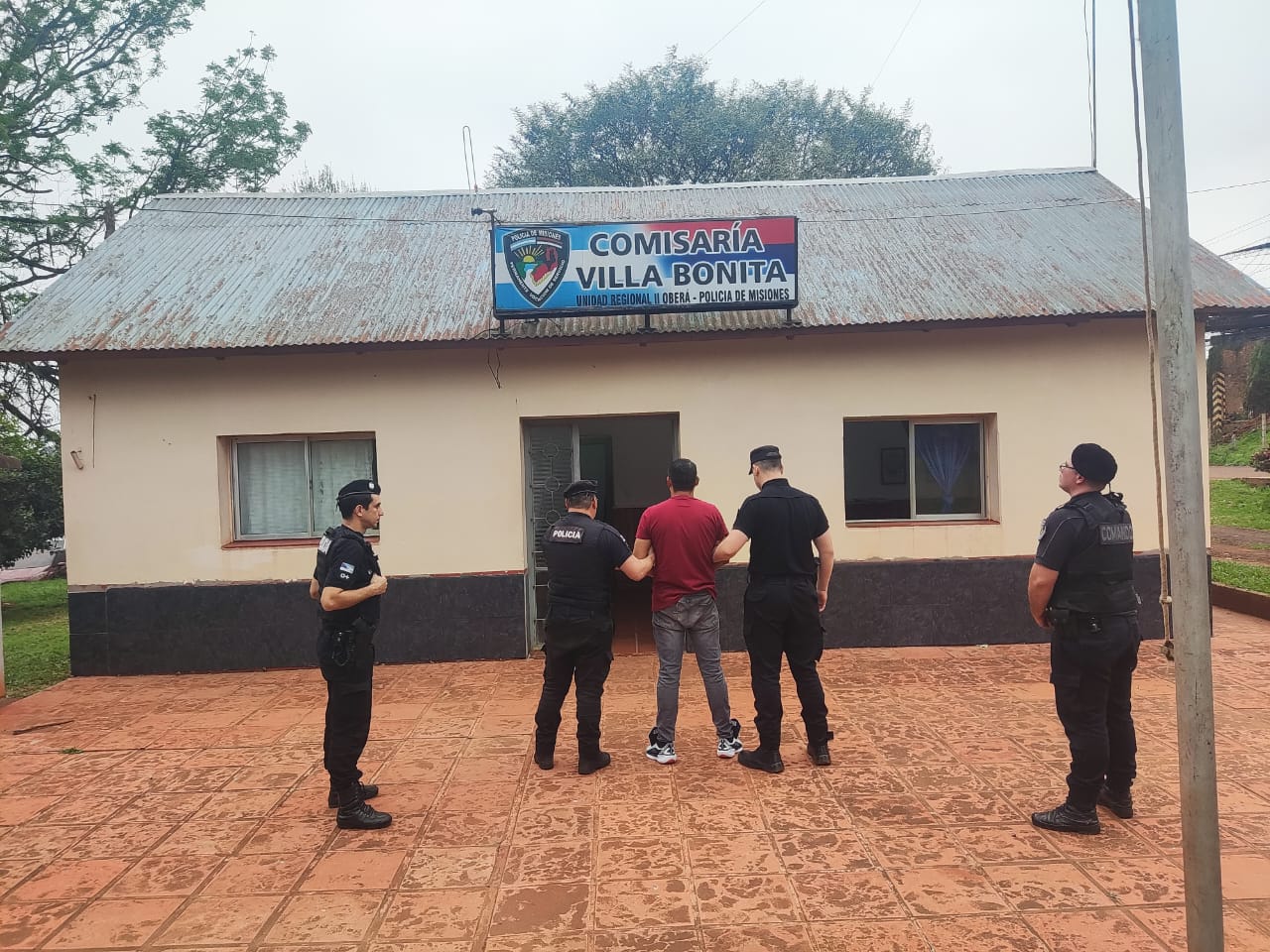 Es muy delicado el cuadro de la joven atropellada por un policía que se dio a la fuga