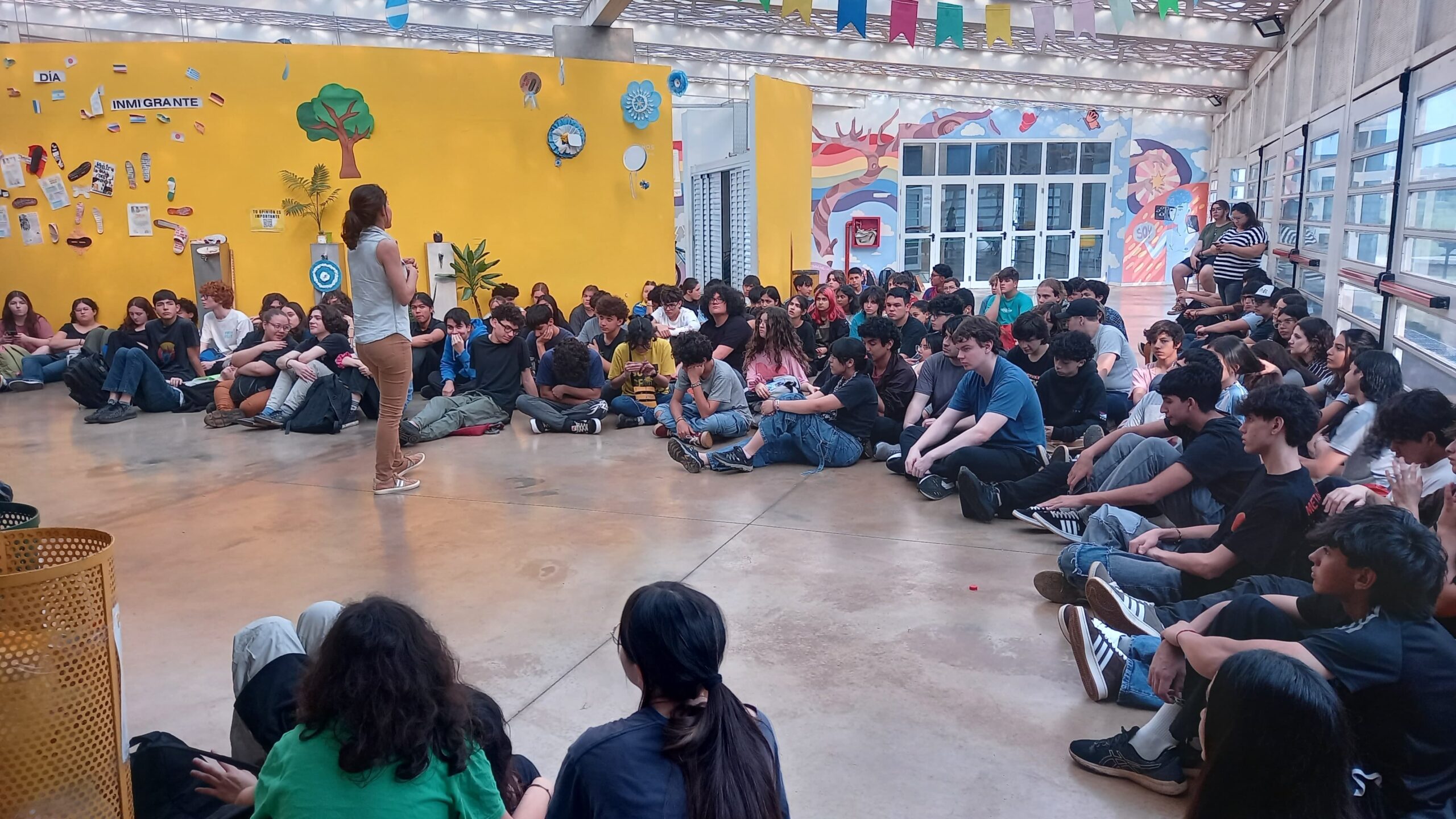 Charla sobre adicciones en la Escuela de Innovación