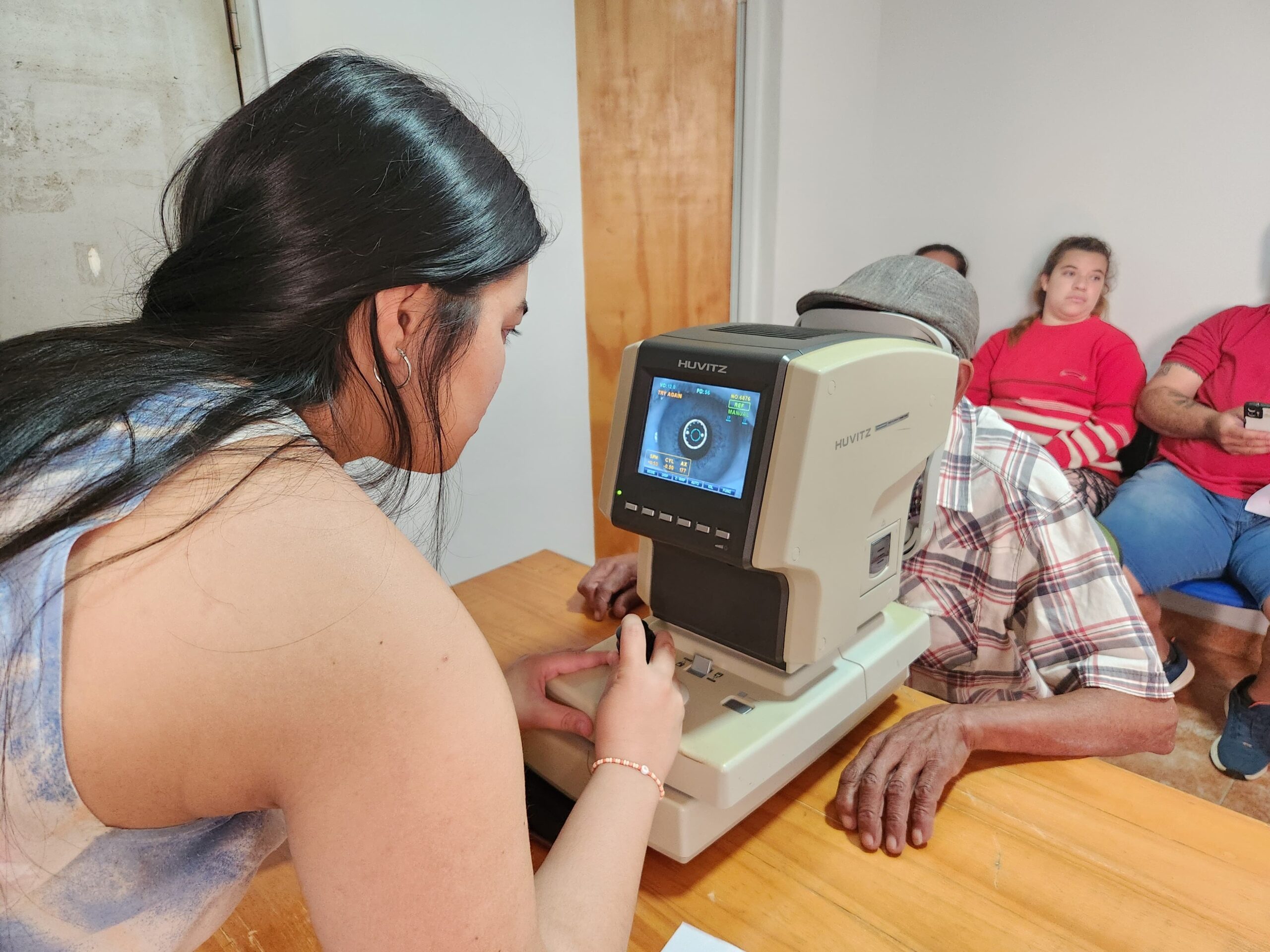 Mirar Mejor llegó a Cerro Corá con atención oftalmológica para los vecinos