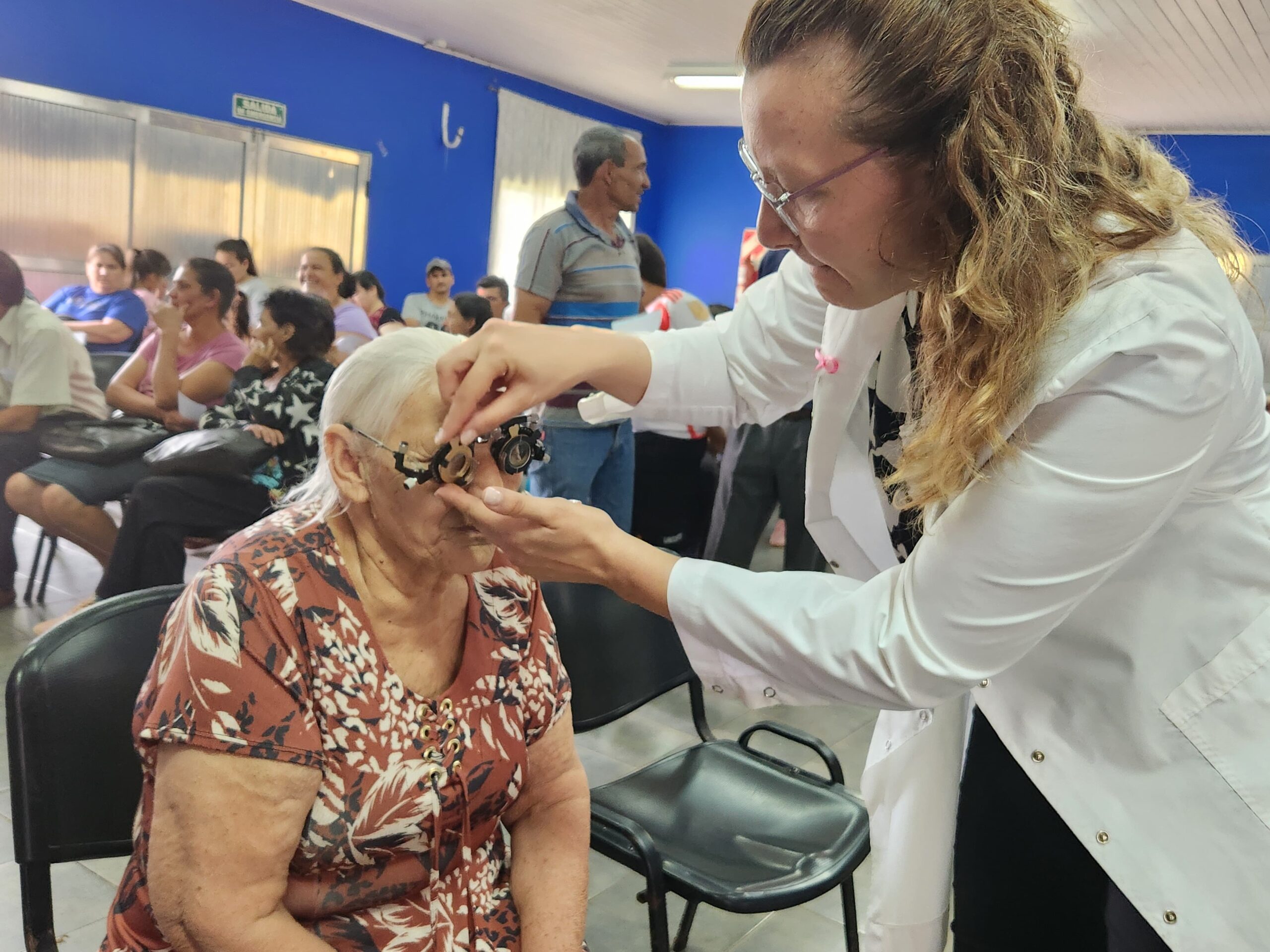 Mirar Mejor: Decenas de vecinos de Campo Ramón recibieron atención integral oftalmológica