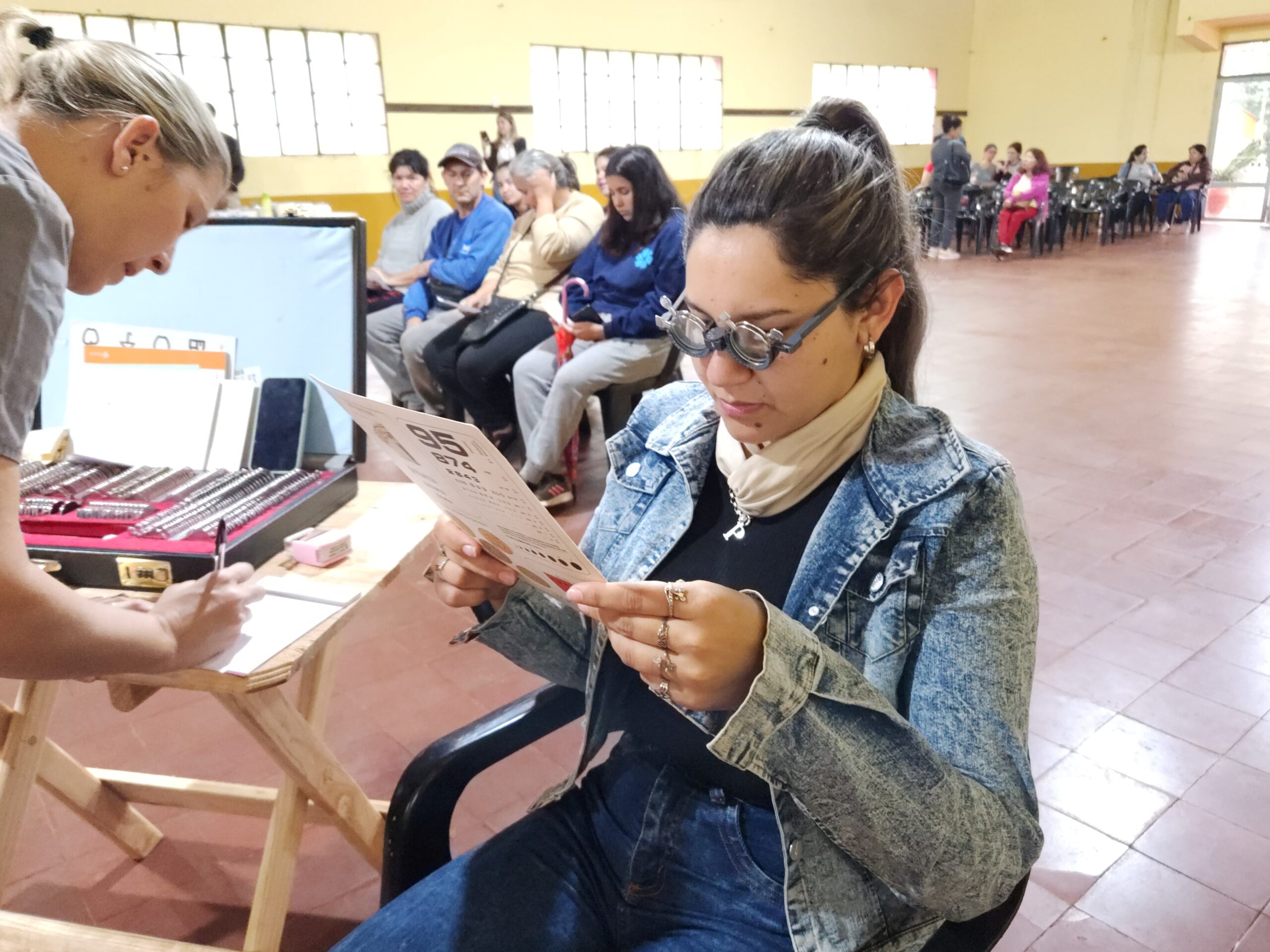 Vecinos de Santa Ana accedieron a controles oftalmológicos con el programa Mirar Mejor