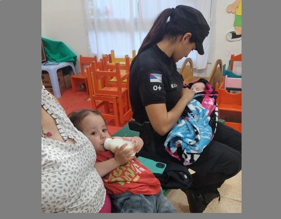 Rescataron a dos bebés en estado de abandono en Campo Viera