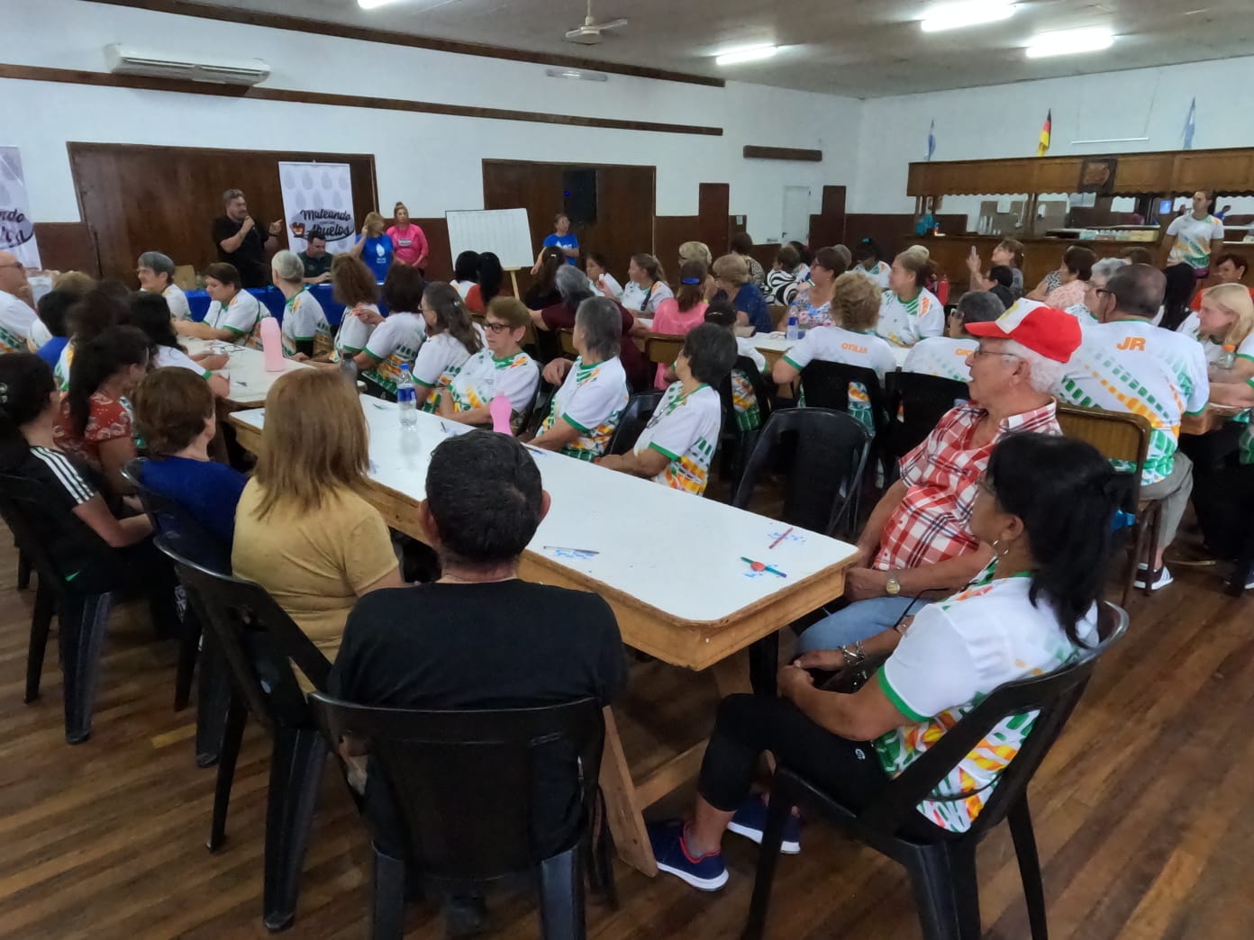 Divertido y participativo Bingo del Mateando en Leandro N. Alem