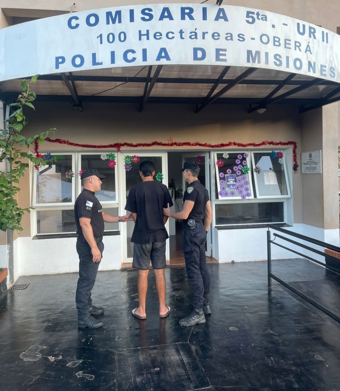 Terrible hdp: le pidió agua a un viejito y le robó el celular