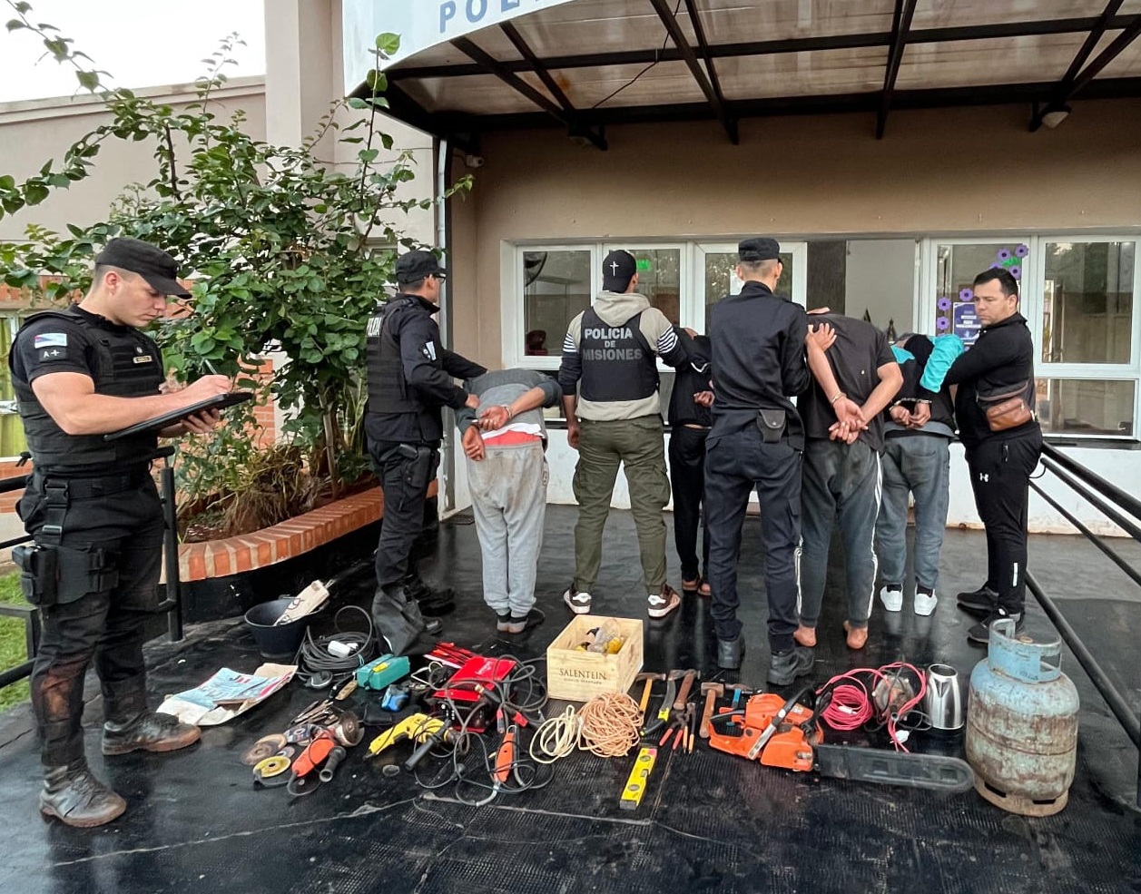 Ladrones sin “código”: robaban a sus vecinos y vendían las cosas en el barrio