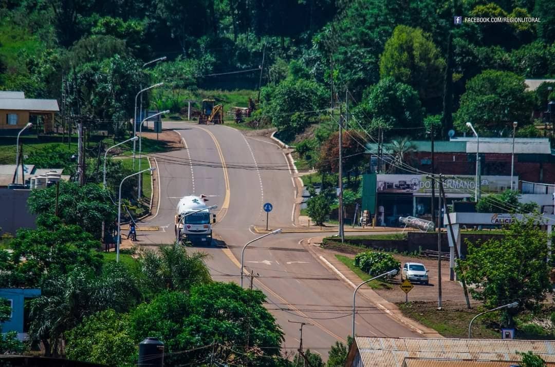 El marido de una policía atacó a tiros el destacamento de Alicia Alta y se fugó al Brasil