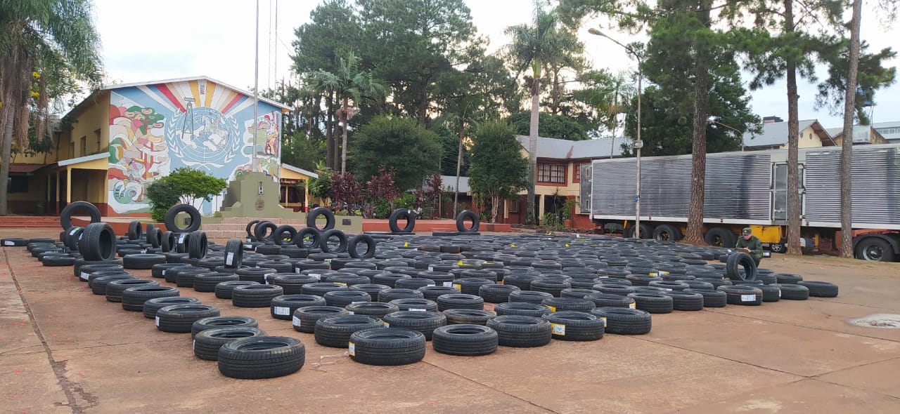 Detectaron millonario contrabando de cubiertas en un control en Campo Viera