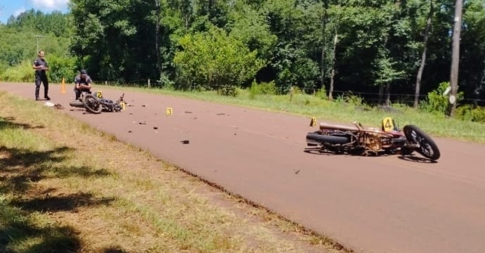 Chocaron dos motos: uno de los implicados sufrió varias fracturas y el otro ningún rasguño