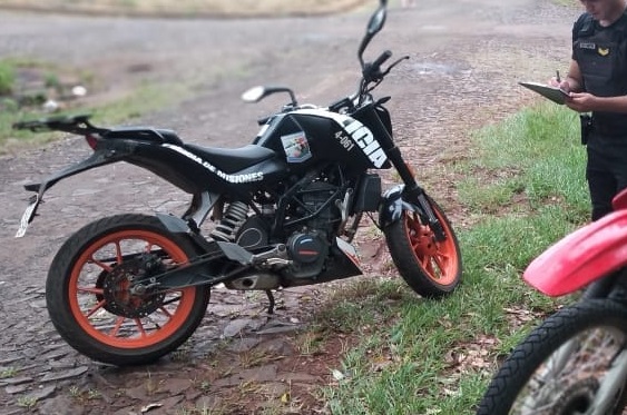 Le robaron el arma reglamentaria al jefe de la Policía Motorizada de Oberá