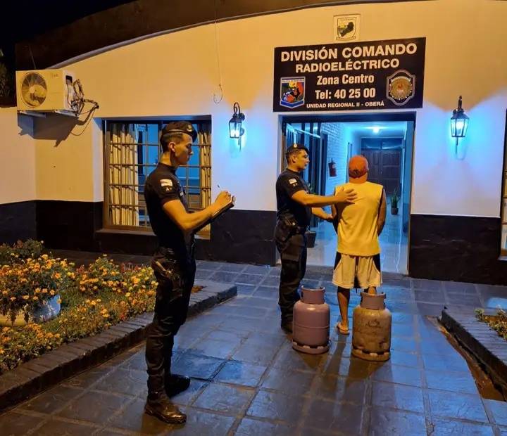 Uno más sinvergüenza que el otro: robó dos garrafas y se las vendió a un repartidor de gas