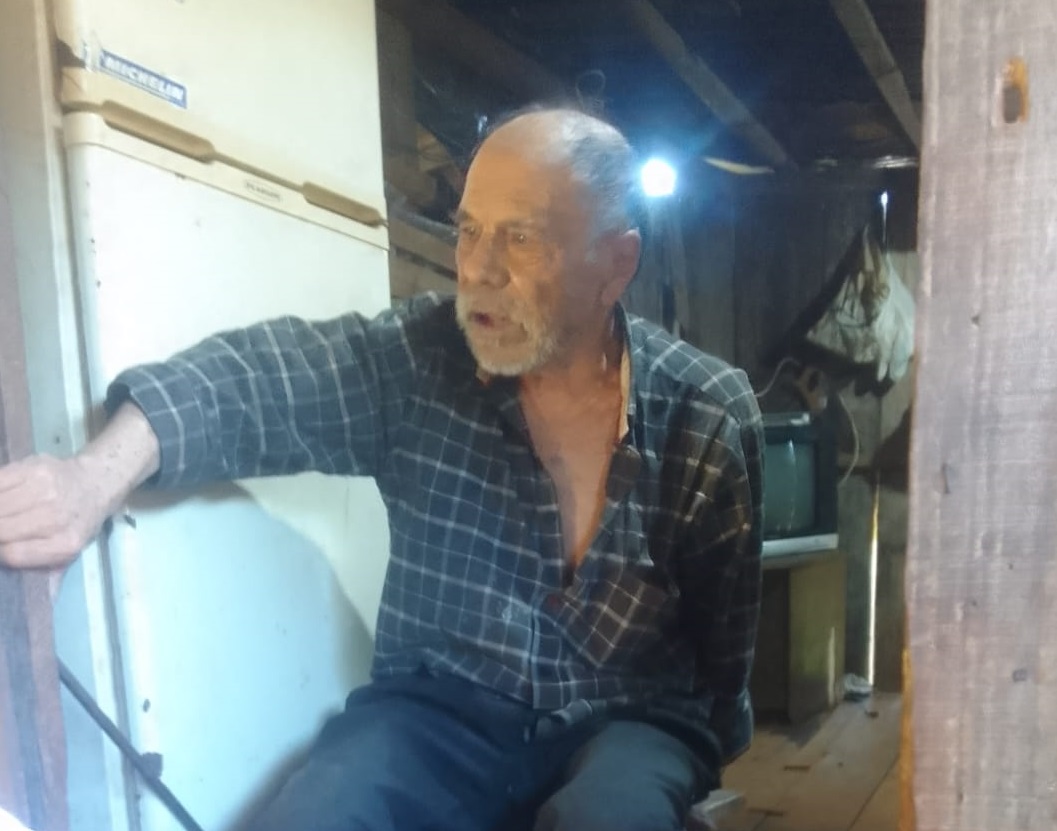 Preocupa estado de abandono de un jubilado ciego de 78 años en Cien Hectáreas: «Come por la solidaridad de vecinos»