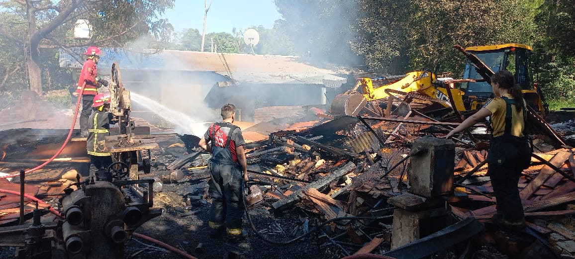 La carpintería Trzcinski se quemó por un desperfecto eléctrico, según las pericias