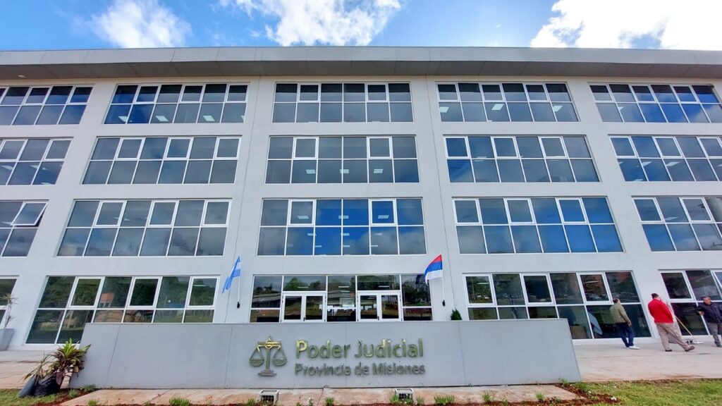 Retuvieron la licencia de un juez obereño que conducía alcoholizado