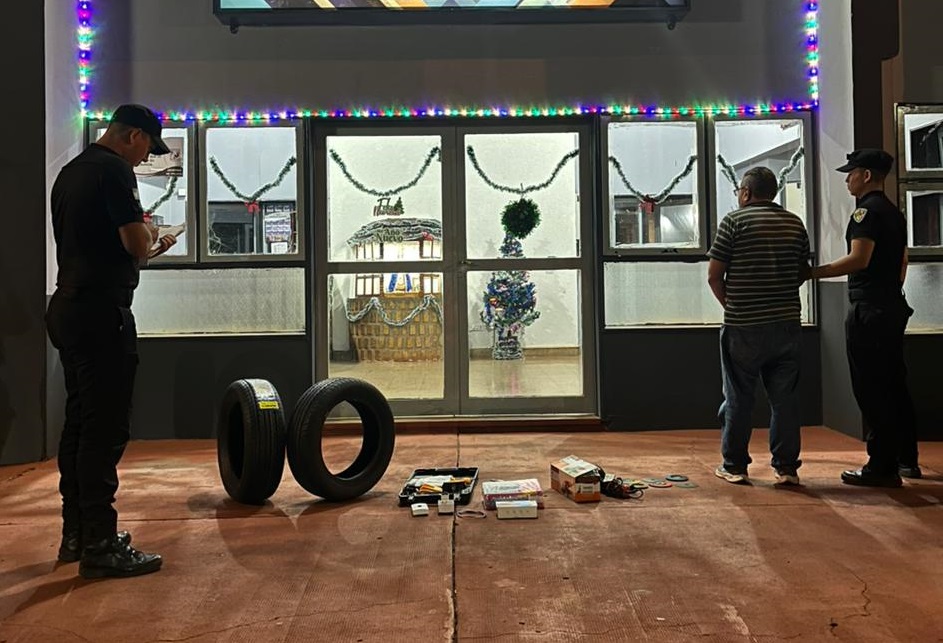 Robó la tarjeta del vecino y se surtió para fin de año en Paraguay: lo descubrieron y arrancó el 2025 preso