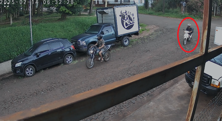 Todavía está pagando la moto para trabajar y el viernes se la robaron en Villa Kindgreen