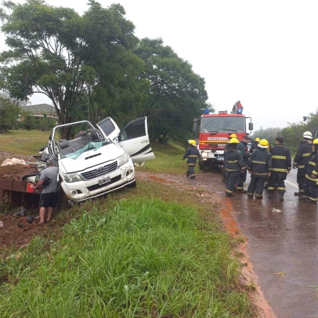 Tragedia en Guaraní: un muerto y varios heridos por despiste de una camioneta con yerbateros que se dirigían a la protesta