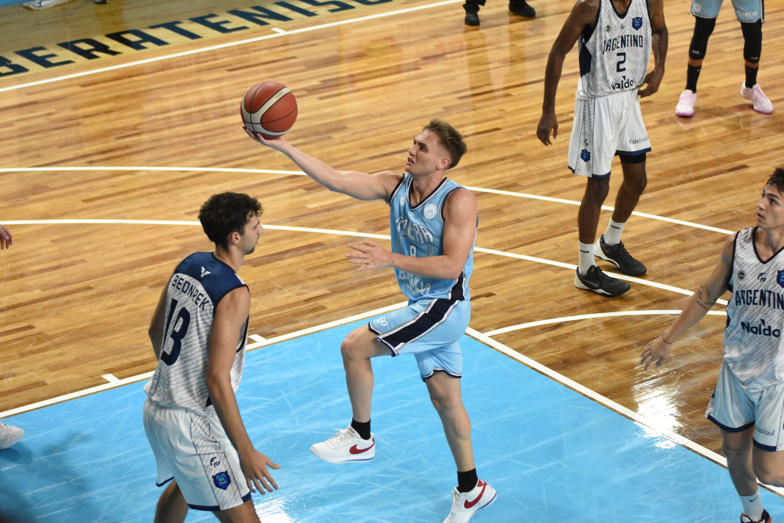 OTC reguló y le dio una paliza a Argentino de Junín