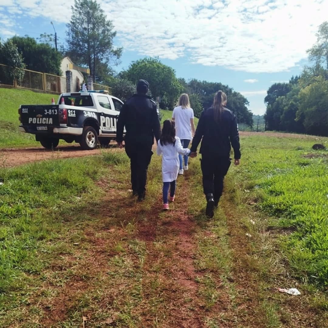 Nenita de 7 años se escapó de la escuela: la encontraron y está con su familia