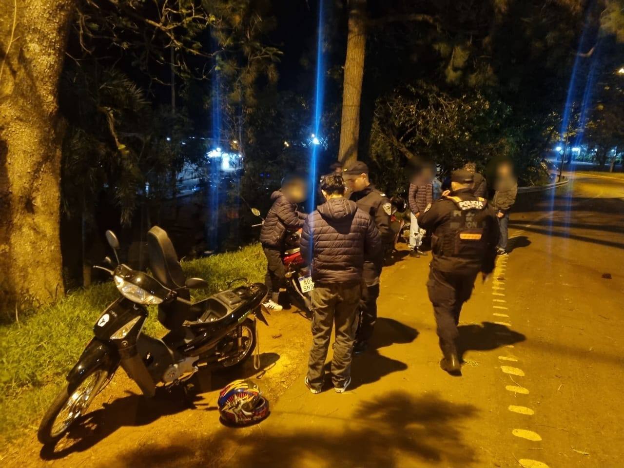 Detuvieron a cuatro motociclistas sospechados de correr picadas en Oberá