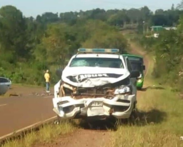 Choque entre un móvil policial y un auto particular dejó un saldo de cuatro heridos en Oberá