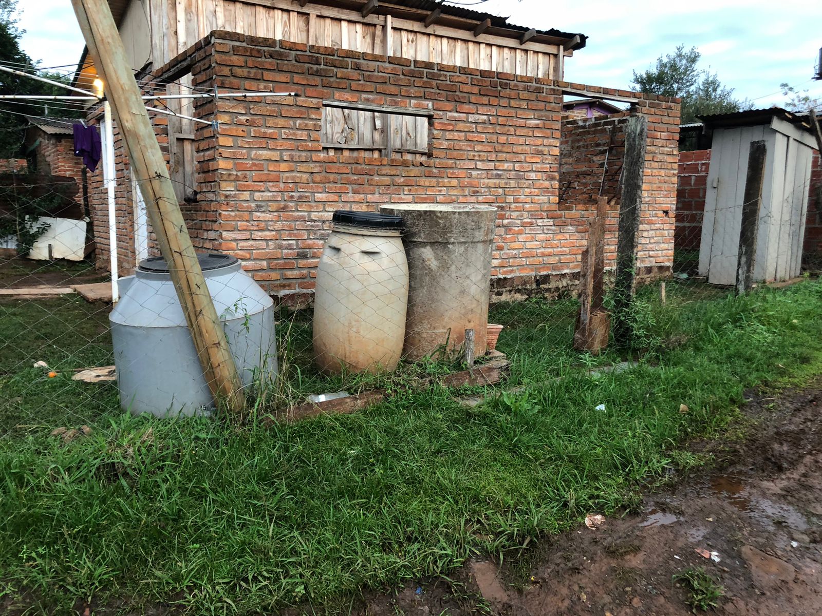 “Nos sentimos ciudadanos de cuarta”: el drama de los barrios sin acceso a la red de agua en Oberá