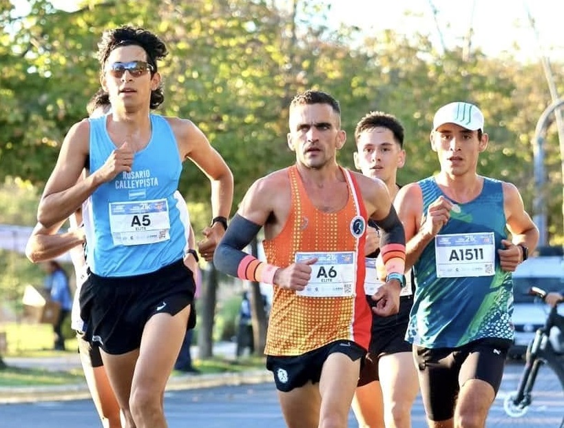 Gran logro de Agustín Da Silva: hizo podio en los 21K de Rosario