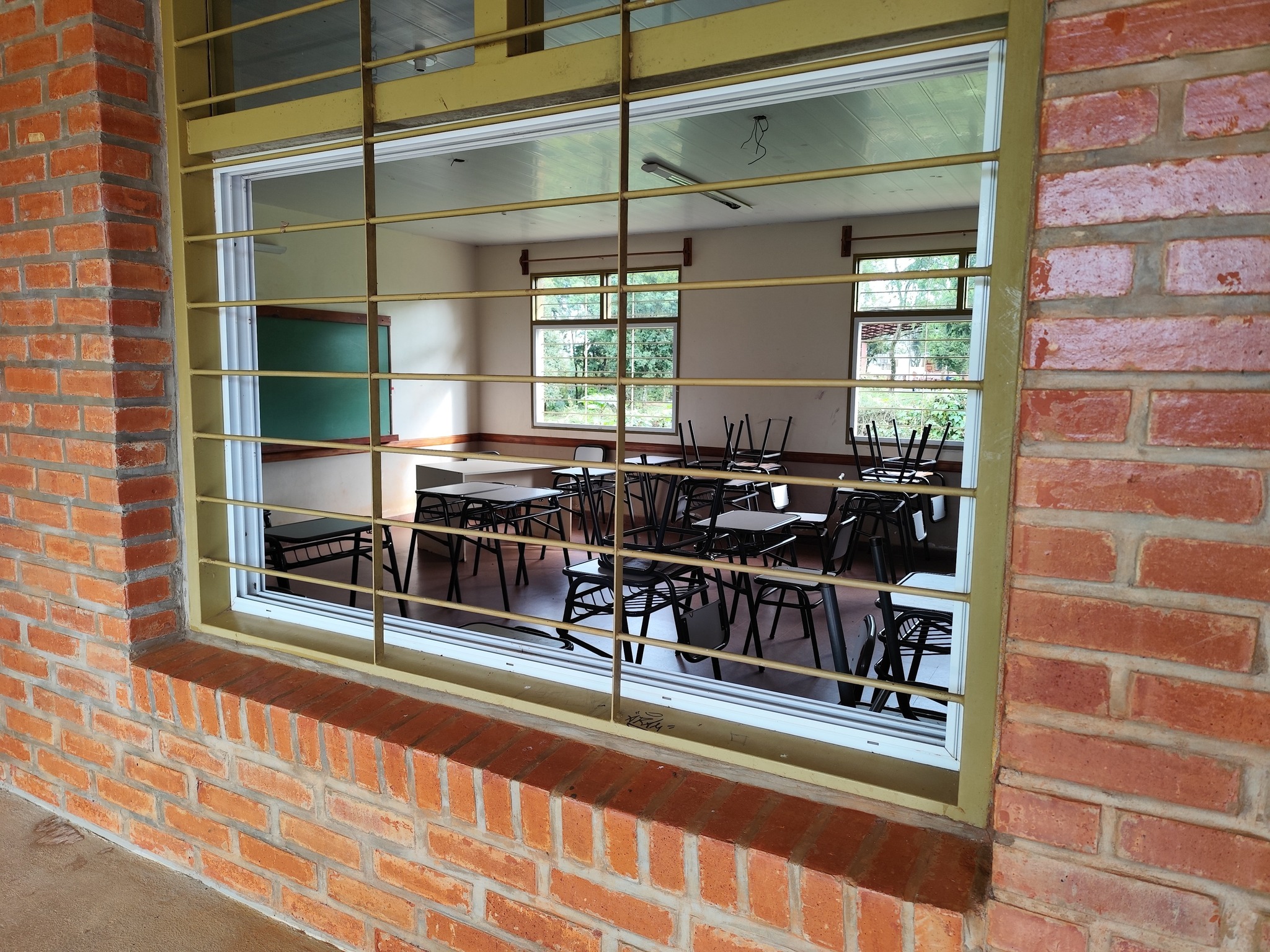 Hace dos meses robaron en el BOP 105, dejaron un aula inutilizable y hasta ahora las autoridades no dieron respuestas