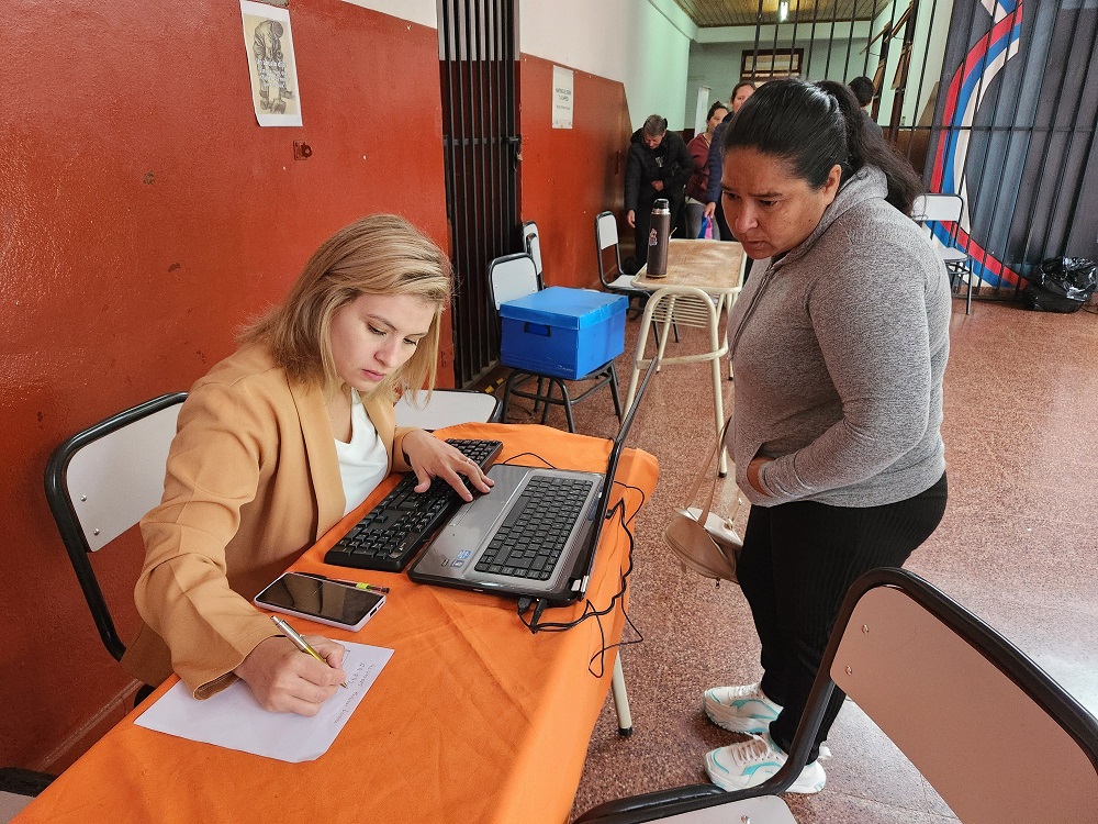En Oberá, Estamos con Vos acercó servicios de salud y de asesoramiento para más de 400 vecinos