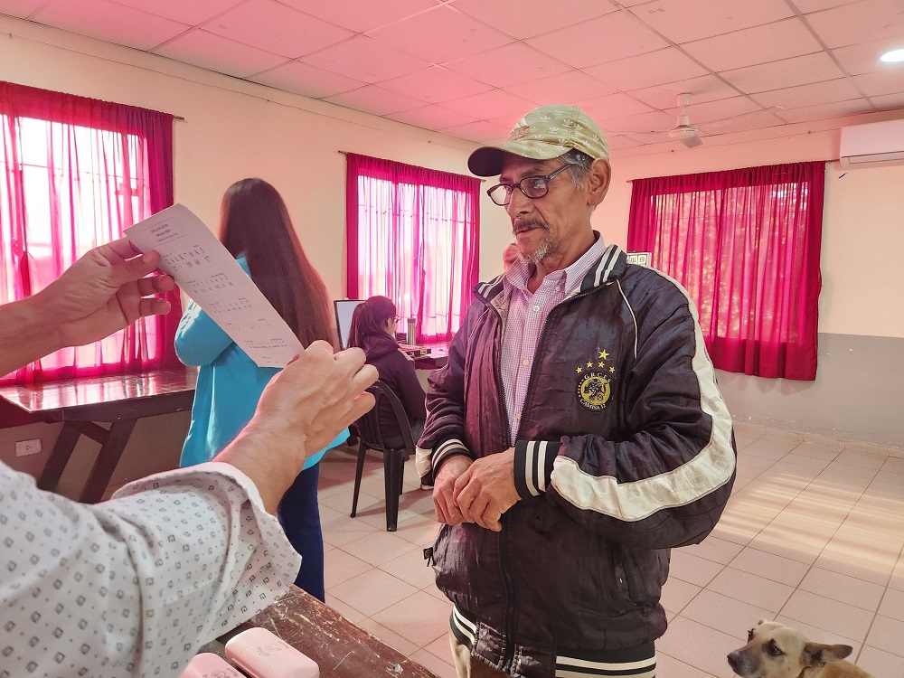 Mirar Mejor fue hasta Mojón Grande con atención oftalmológica para los vecinos de la zona