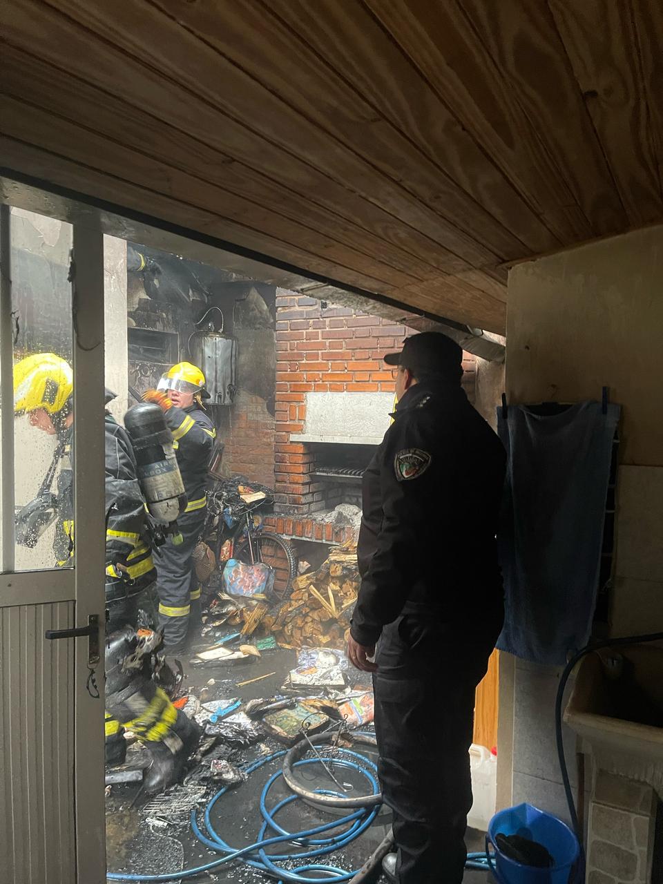 Vecinos lograron sofocar el incendio de una casa del barrio Docente de Oberá