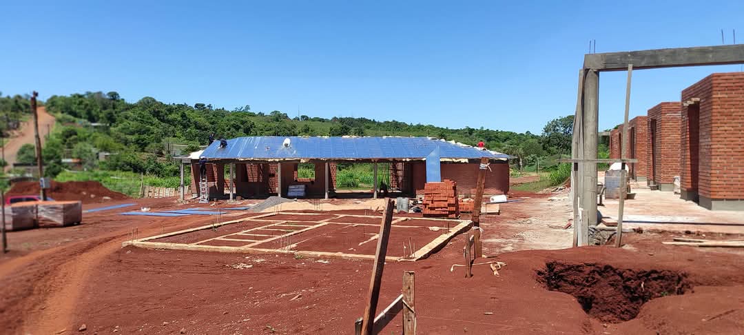 Padres, docentes y directivos reclaman por demora en la construcción del BOP 112 de San Miguel