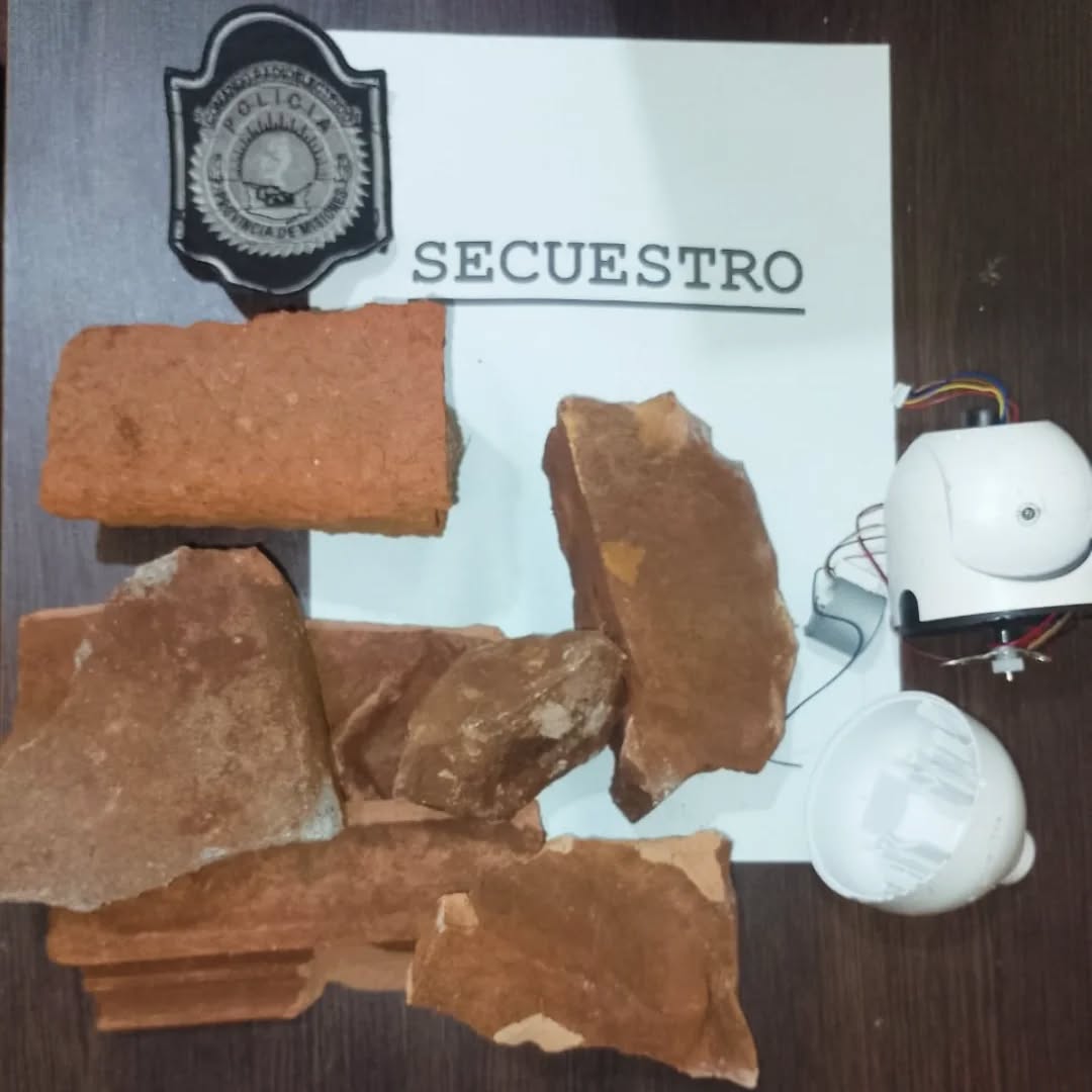 Tomaron de más, se desconocieron entre parientes y se atacaron a piedrazos: terminaron presos