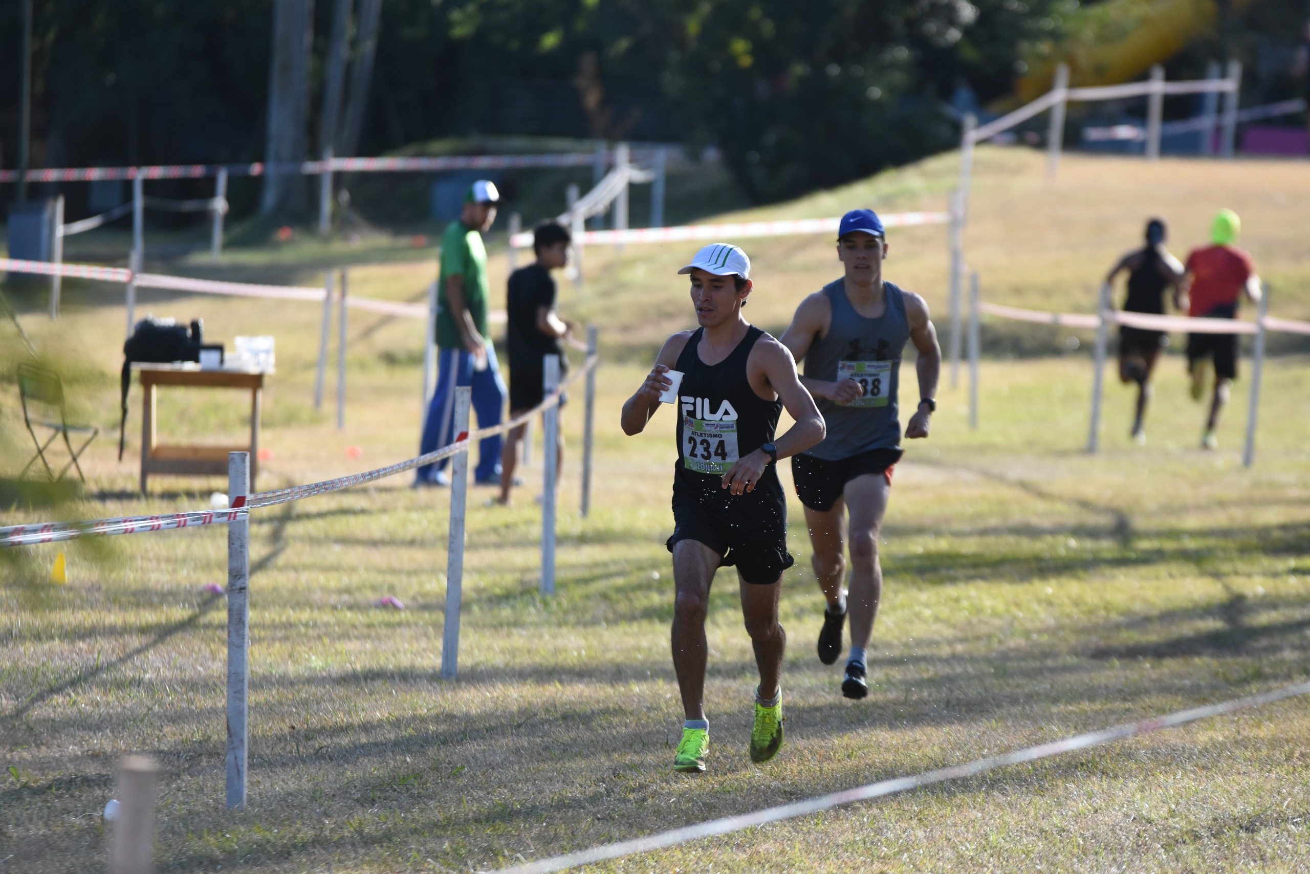 Agustín Da Silva “paseó” en el Berrondo y ganó su décimo título provincial de cross country