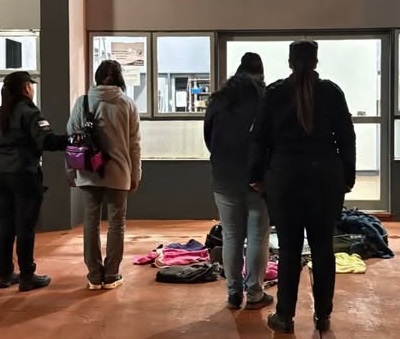 Malagradecidas: madre e hija desvalijaron la casa de una joven que las cobijó