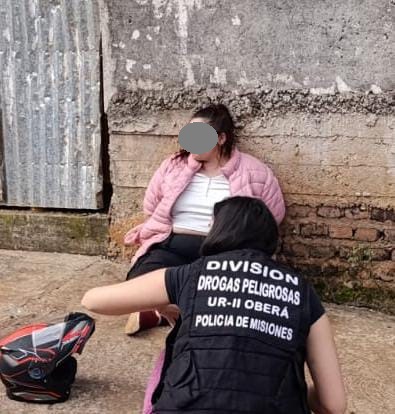 Cayó la “Lore” tranzando cocaína en pleno centro de Oberá