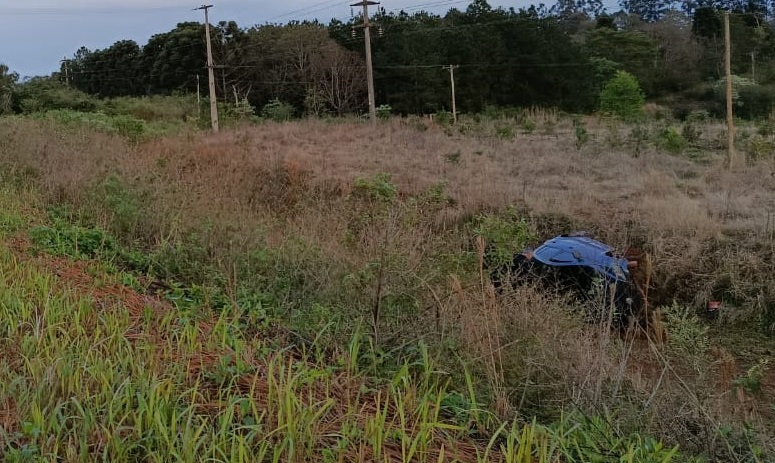 Despistó y volcó frente al cementerio de Guaraní, no hubo heridos