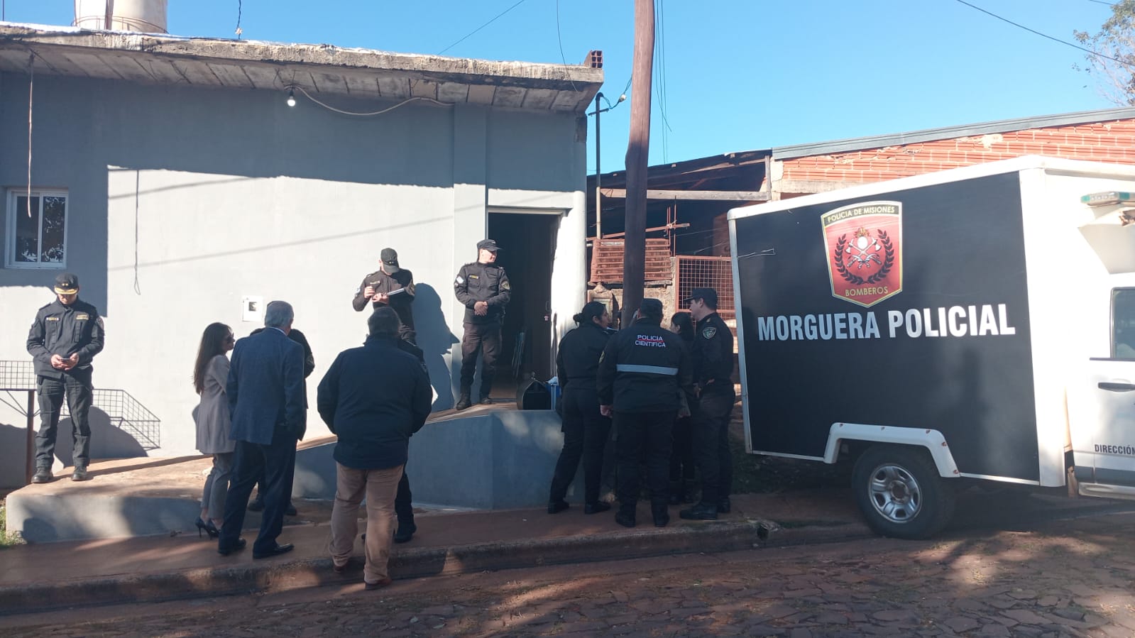 Masacre de Posadas: degolló a dos hijas y se suicidó, su mujer y un cuñado se encuentran en gravísimo estado