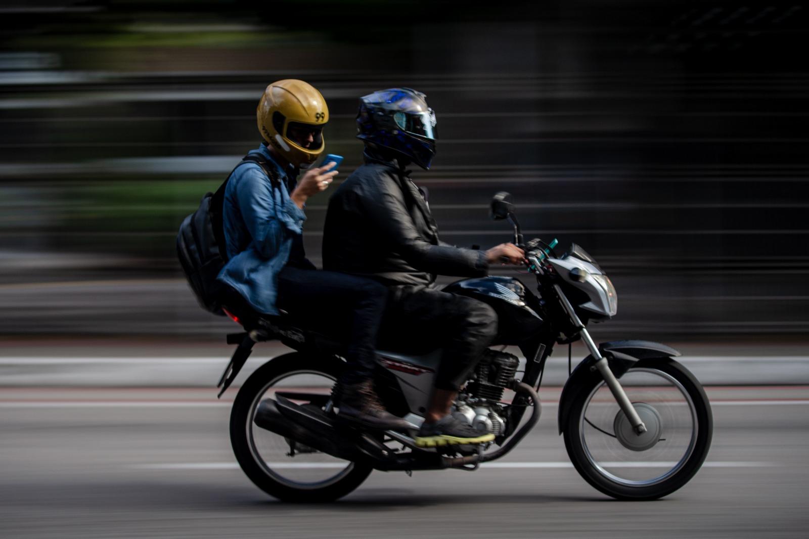 El capítulo más peligroso de la guerra de pobres contra pobres que trajo Didi a Oberá: «chocar» a las motos