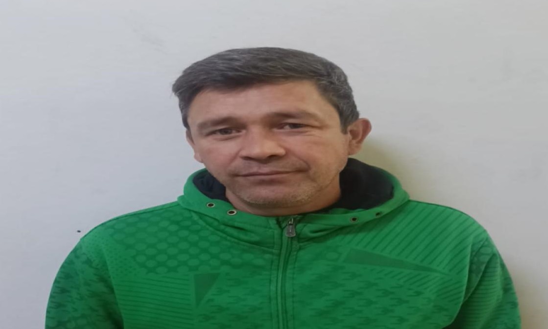 Homicida condenado salió de la cárcel por 24 horas para visitar a la novia y no quería volver: lo trajeron de la oreja