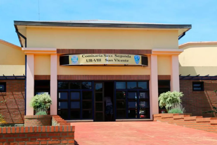 Juzgaron a un policía de San Vicente acusado de cobrar coima a un preso por un celular: fue absuelto