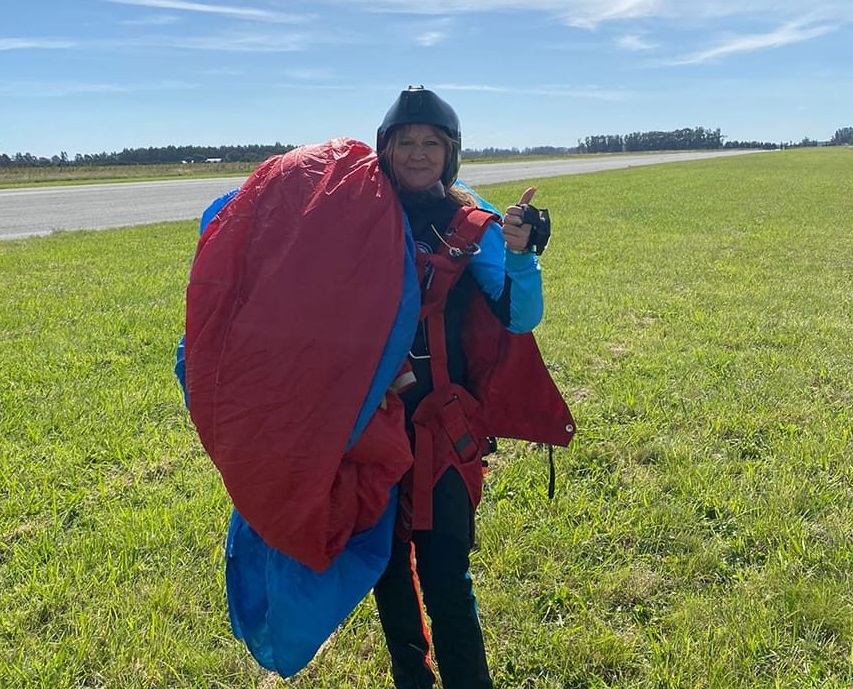 Misionera falleció en un fallido salto con paracaídas en Miramar