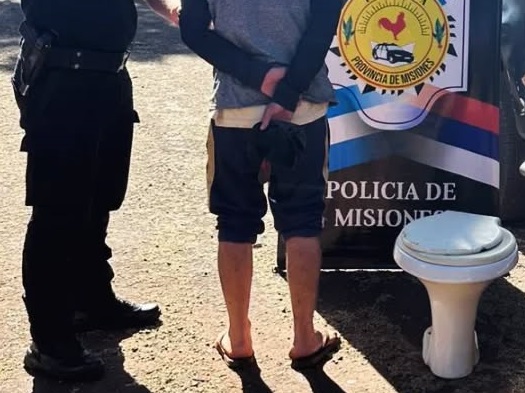 Lo encontraron ofreciendo un inodoro robado y terminó preso