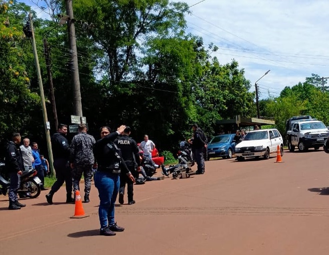 Penitenciario sufrió una fractura en choque entre un auto y una moto en Oberá