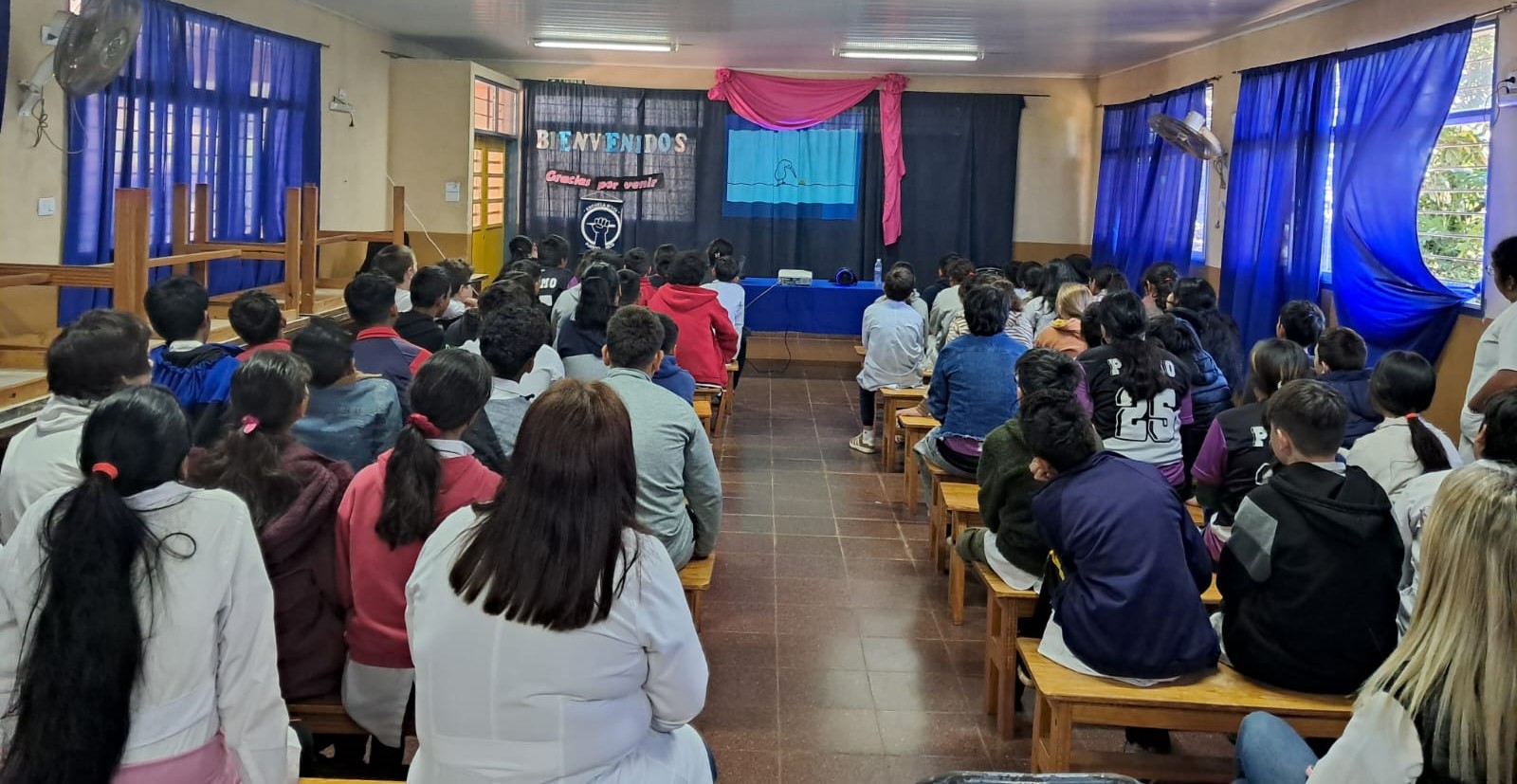 Consumo y uso inmoderado de pantallas, ejes de las charlas de Juego Responsable