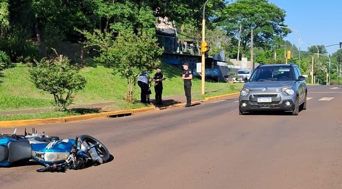 Una mujer resultó con lesiones leves tras choque en la autovía de Oberá  
