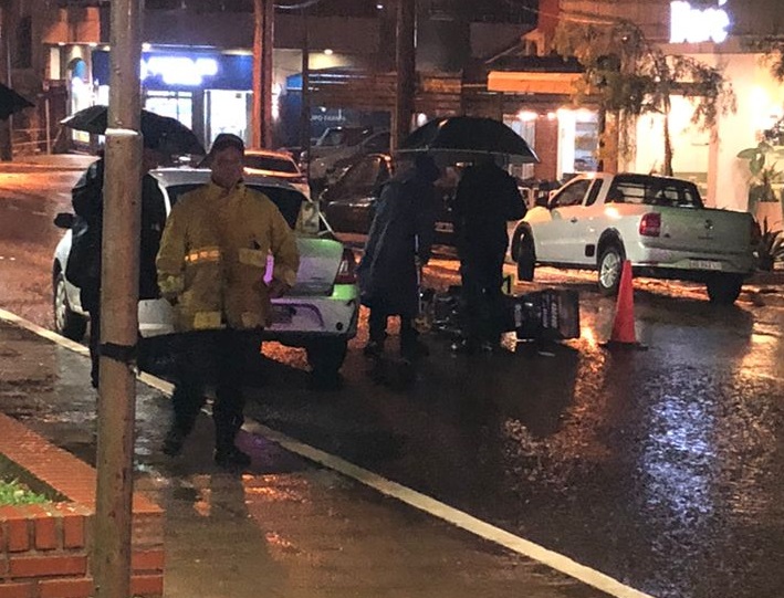 Motomandado resultó lesionado tras chocar contra un coche estacionado en la Libertad