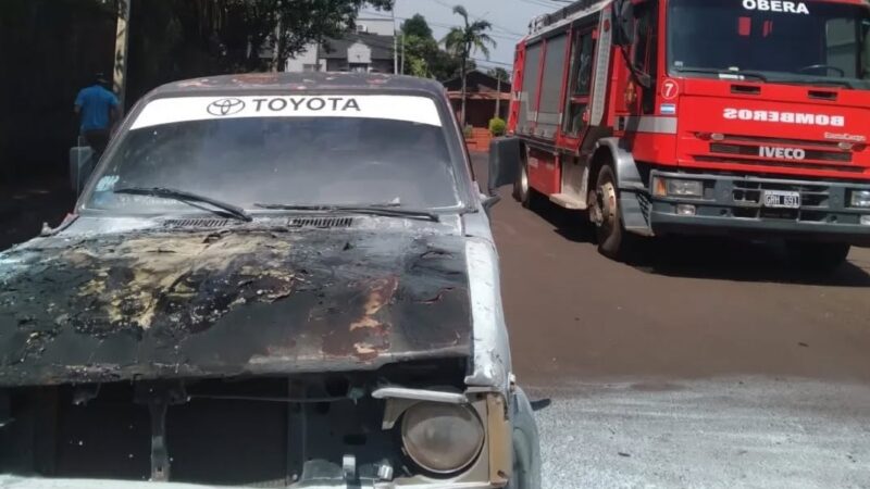 Se incendió una camioneta en calle Alem