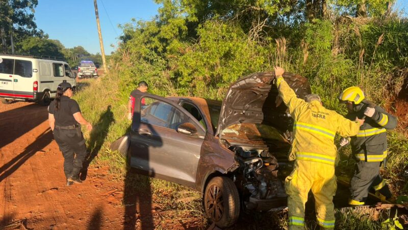 Familia de Oberá despistó por ruta 5, en Alvear