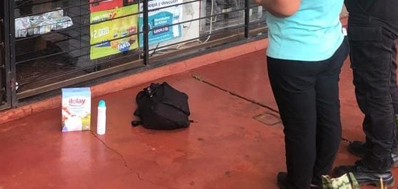 Demoraron a una mujer que se iba sin pagar una caja de leche y un desodorante